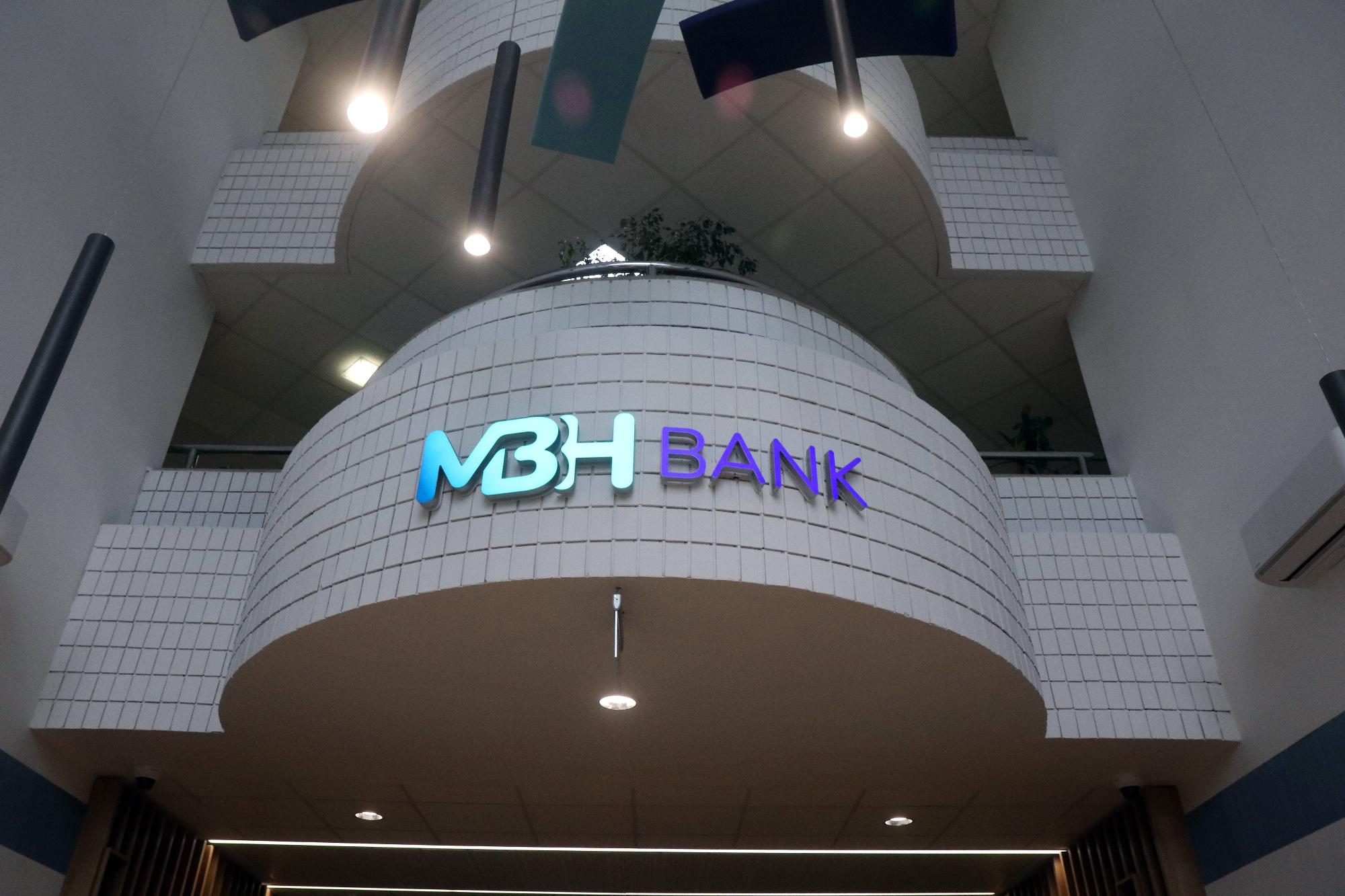 Az MBH Bank átadta első megújított fiókját