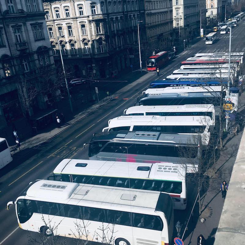 Hallgatónk fotója békemenetes buszokról